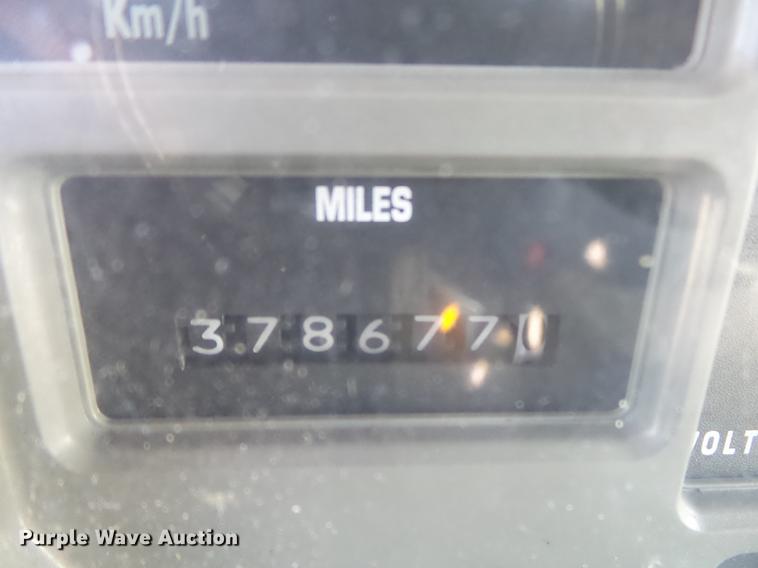 image for item DB7365 2001 International 4700 box truck