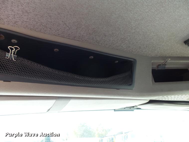 image for item DB7365 2001 International 4700 box truck