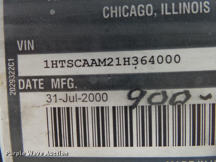 image for item DB7365 2001 International 4700 box truck