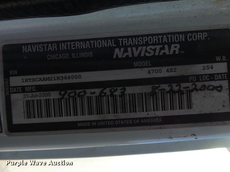 image for item DB7365 2001 International 4700 box truck