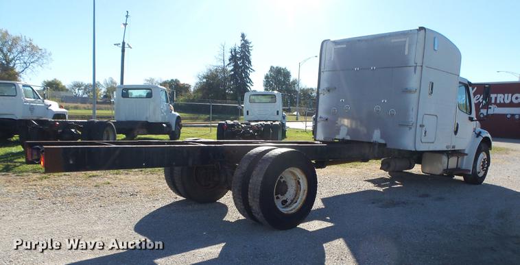 image for item DB7366 2006 Freightliner Business Class M2 truck chassis