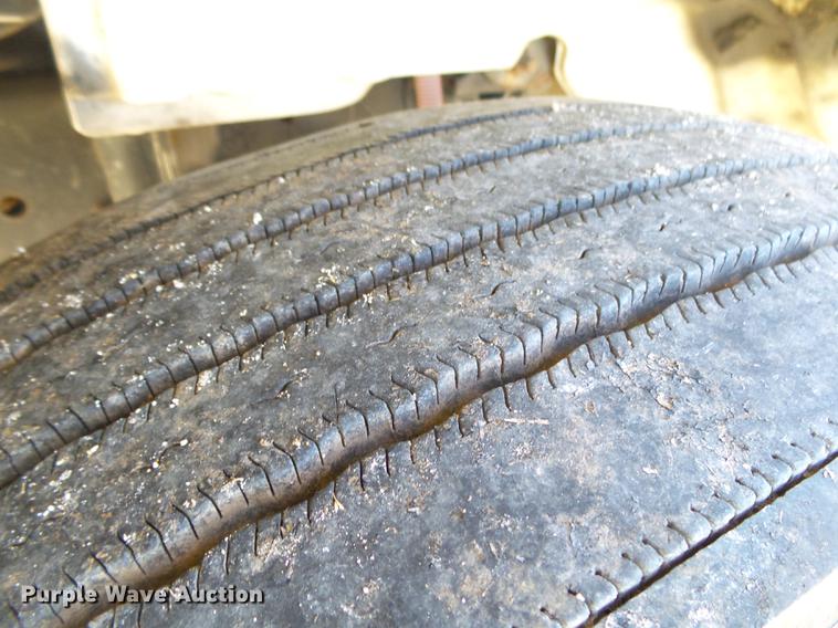 image for item DB7366 2006 Freightliner Business Class M2 truck chassis