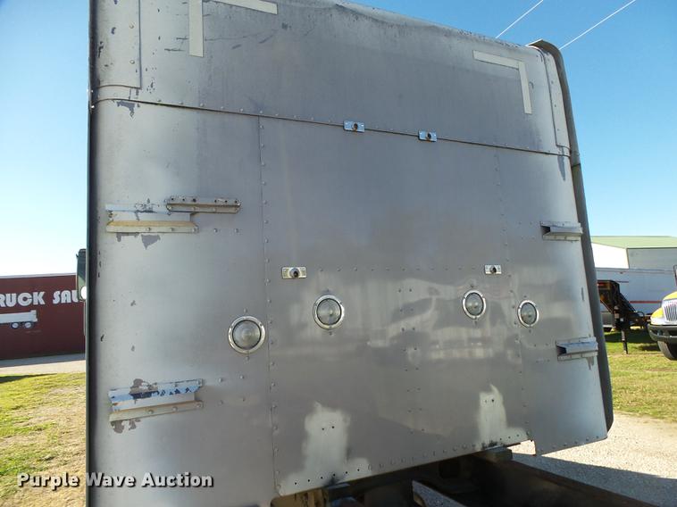 image for item DB7366 2006 Freightliner Business Class M2 truck chassis