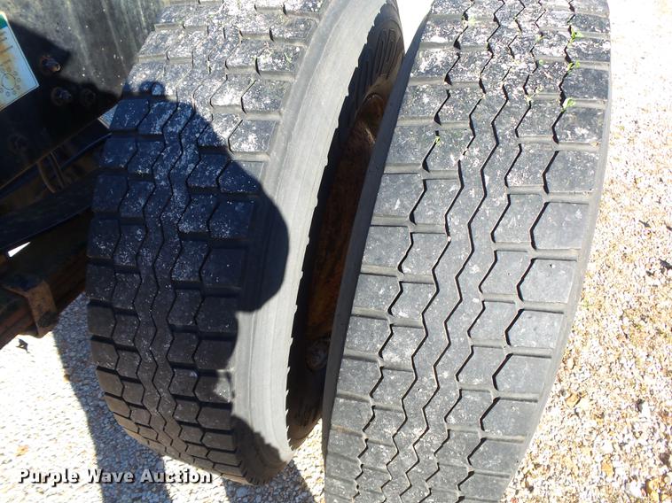 image for item DB7366 2006 Freightliner Business Class M2 truck chassis