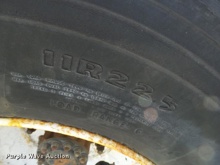 image for item DB7366 2006 Freightliner Business Class M2 truck chassis