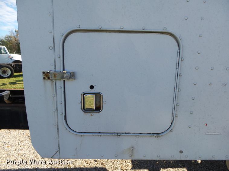 image for item DB7366 2006 Freightliner Business Class M2 truck chassis