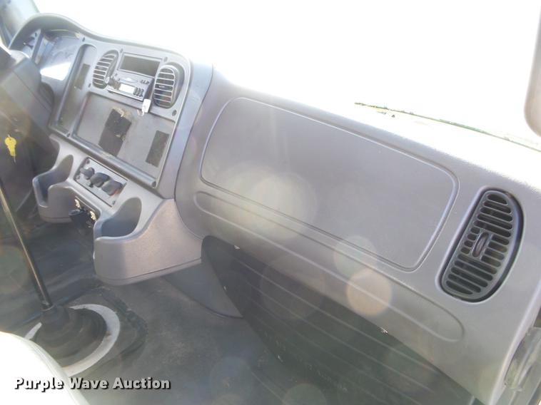 image for item DB7366 2006 Freightliner Business Class M2 truck chassis