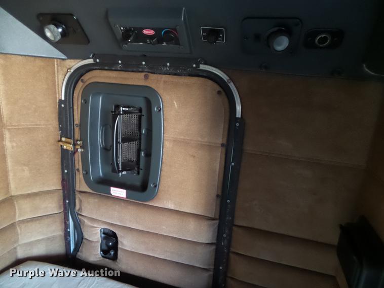 image for item DB7366 2006 Freightliner Business Class M2 truck chassis