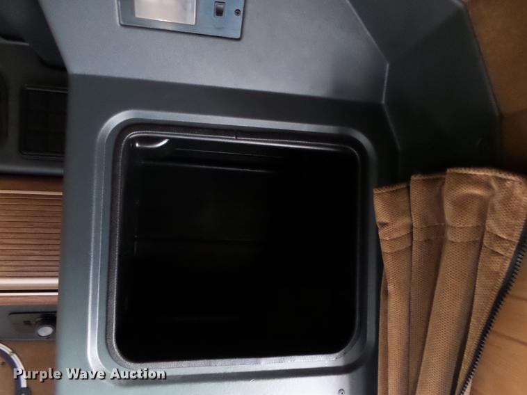 image for item DB7366 2006 Freightliner Business Class M2 truck chassis