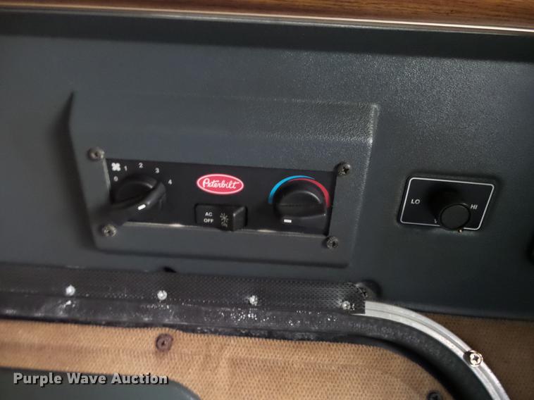 image for item DB7366 2006 Freightliner Business Class M2 truck chassis