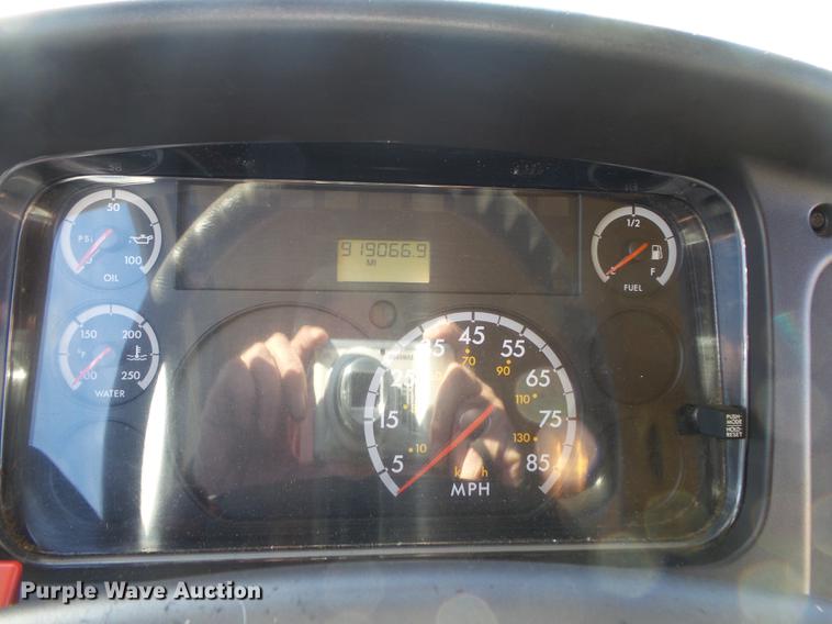 image for item DB7366 2006 Freightliner Business Class M2 truck chassis