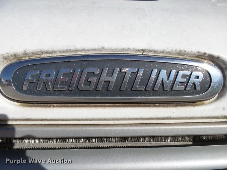 image for item DB7366 2006 Freightliner Business Class M2 truck chassis