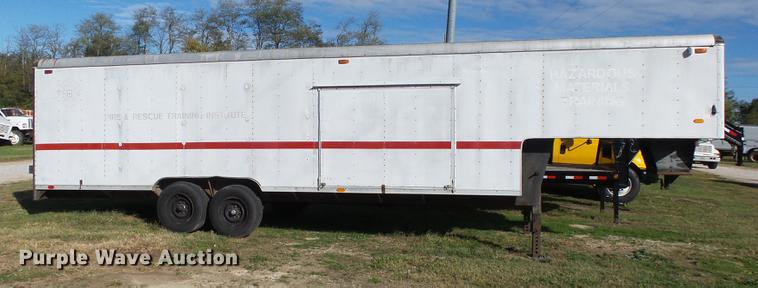 image for item DB7367 1988 Wells Cargo CVG3225 enclosed cargo trailer