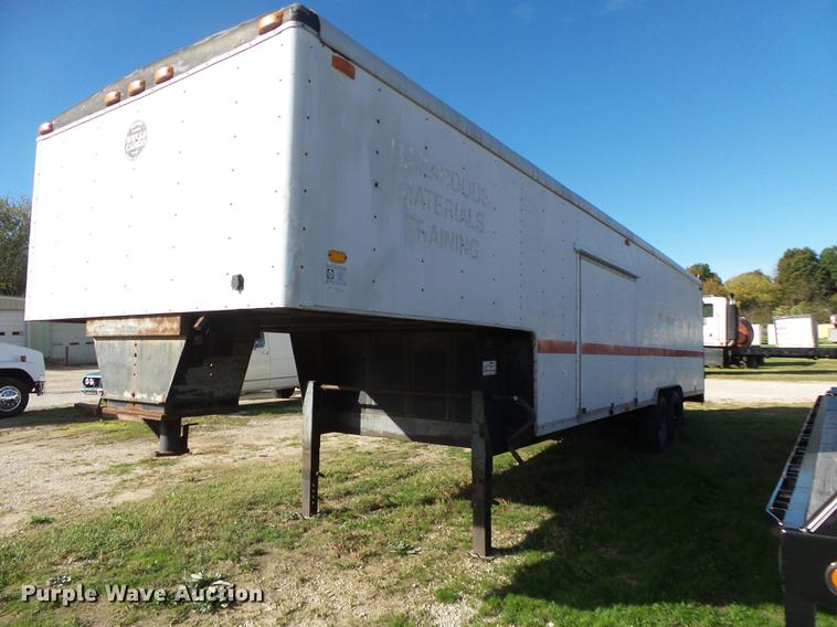 image for item DB7367 1988 Wells Cargo CVG3225 enclosed cargo trailer