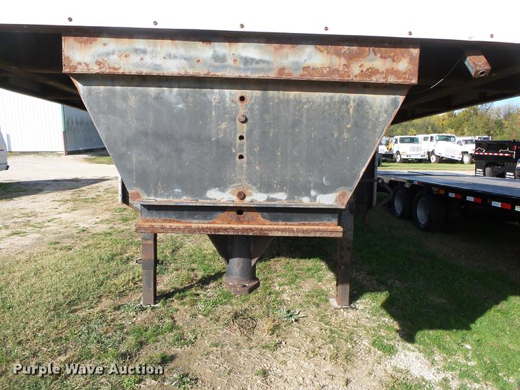 image for item DB7367 1988 Wells Cargo CVG3225 enclosed cargo trailer