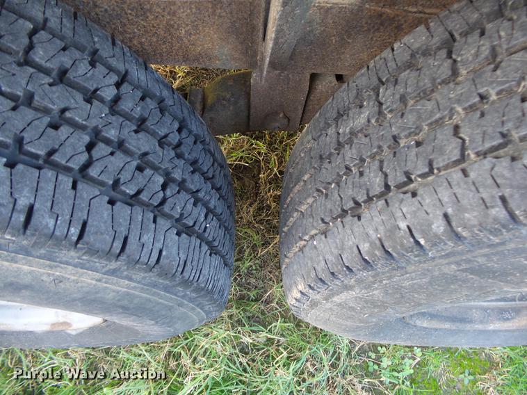 image for item DB7367 1988 Wells Cargo CVG3225 enclosed cargo trailer