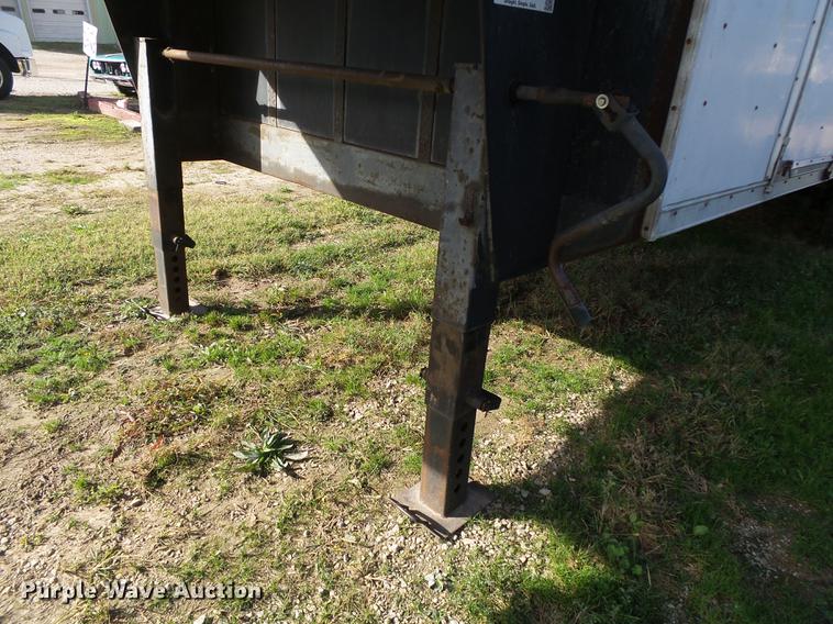 image for item DB7367 1988 Wells Cargo CVG3225 enclosed cargo trailer