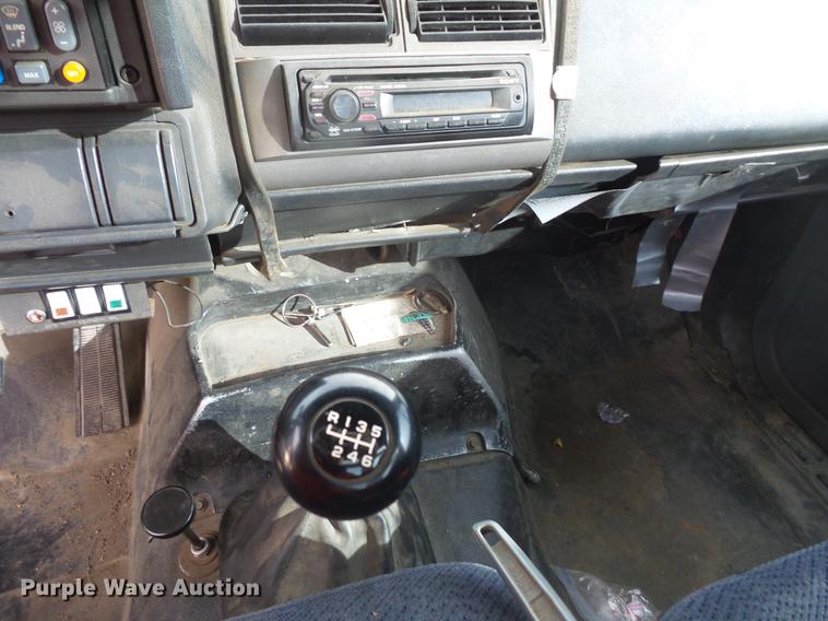 image for item DB8043 1998 Chevrolet C6500 rollback truck