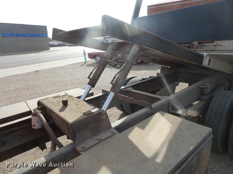 image for item DB8043 1998 Chevrolet C6500 rollback truck