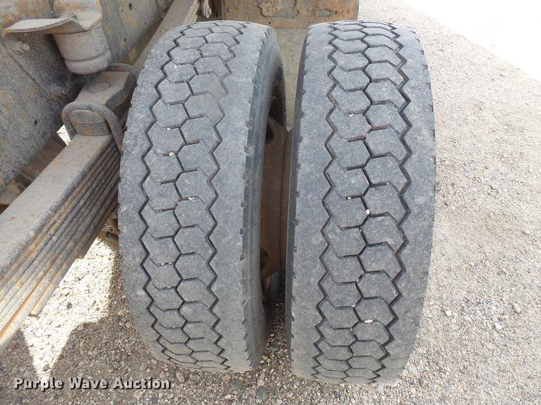 image for item DB8043 1998 Chevrolet C6500 rollback truck