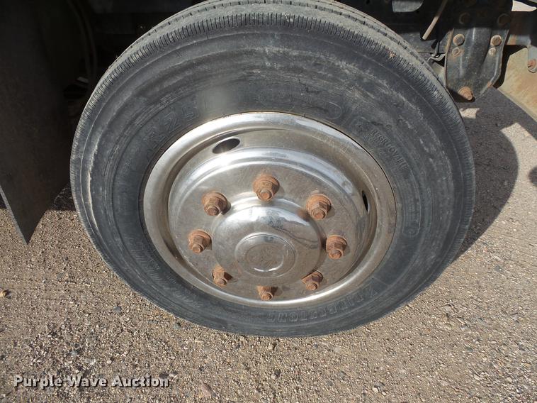 image for item DB8043 1998 Chevrolet C6500 rollback truck