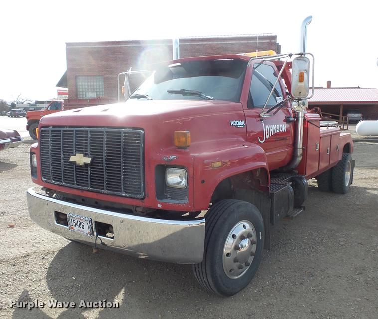 image for item DB8044 1994 Chevrolet Kodiak wrecker truck