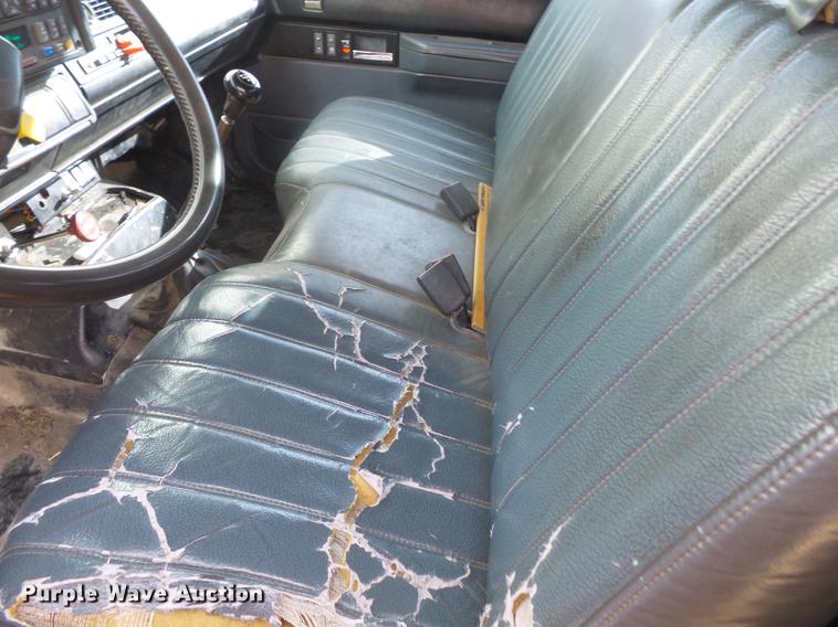 image for item DB8044 1994 Chevrolet Kodiak wrecker truck