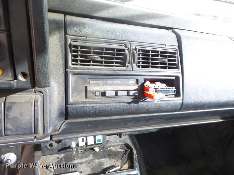 image for item DB8044 1994 Chevrolet Kodiak wrecker truck