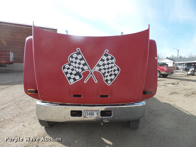 image for item DB8044 1994 Chevrolet Kodiak wrecker truck