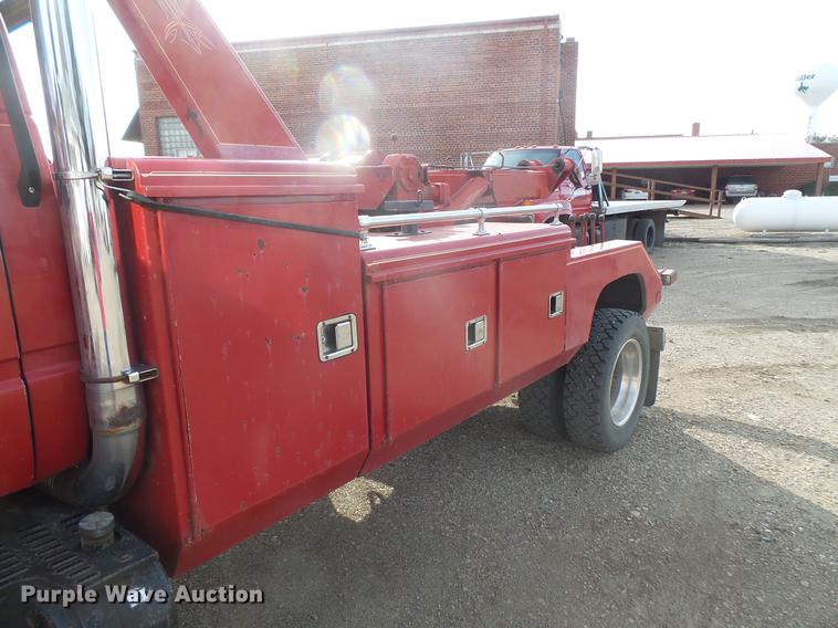 image for item DB8044 1994 Chevrolet Kodiak wrecker truck