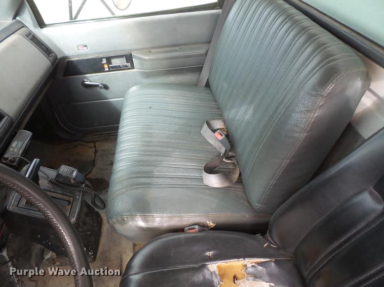 image for item DB8048 1993 GMC TopKick box truck