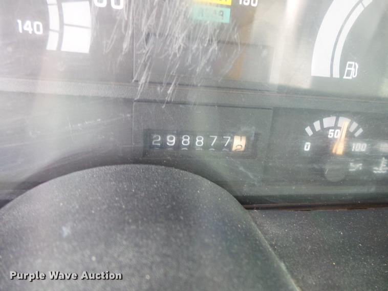 image for item DB8048 1993 GMC TopKick box truck