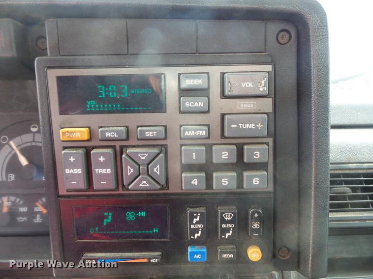 image for item DB8048 1993 GMC TopKick box truck