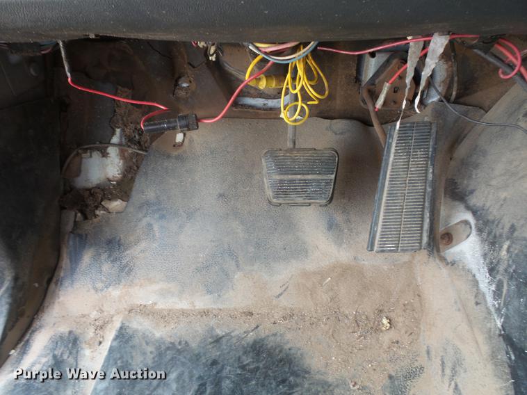 image for item DB8048 1993 GMC TopKick box truck