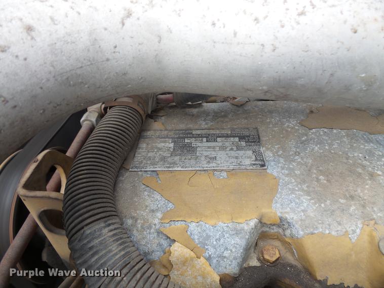 image for item DB8048 1993 GMC TopKick box truck