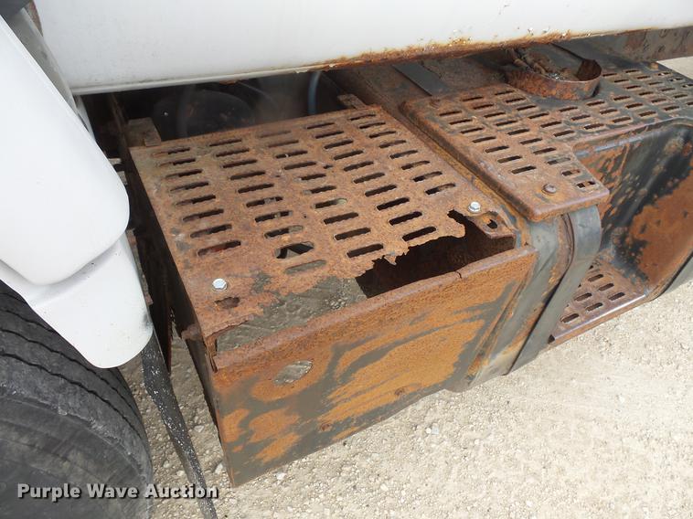 image for item DB8048 1993 GMC TopKick box truck