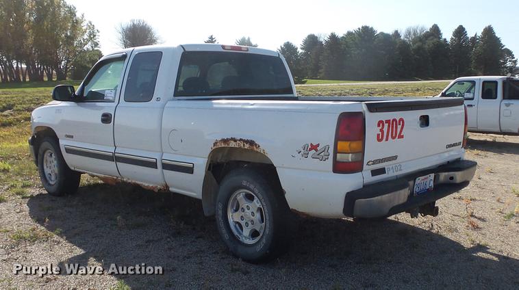 image for item DB8053 2000 Chevrolet Silverado 1500 Ext. Cab pickup truck