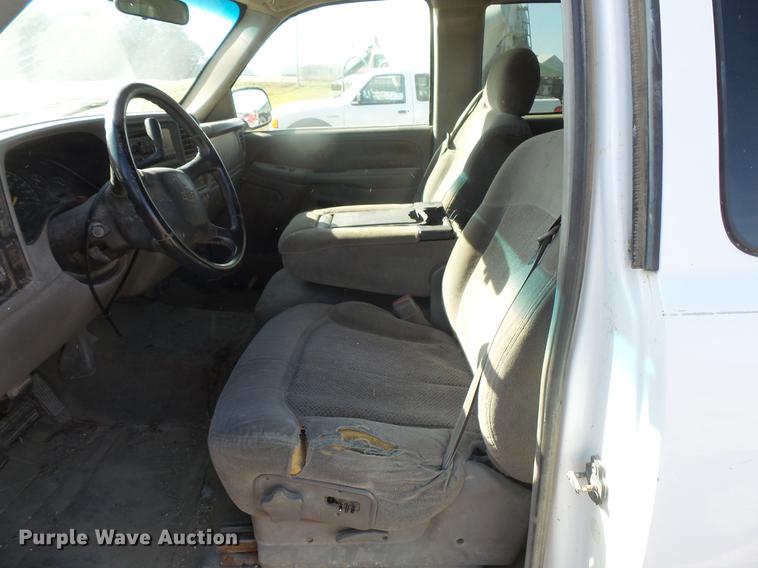 image for item DB8053 2000 Chevrolet Silverado 1500 Ext. Cab pickup truck