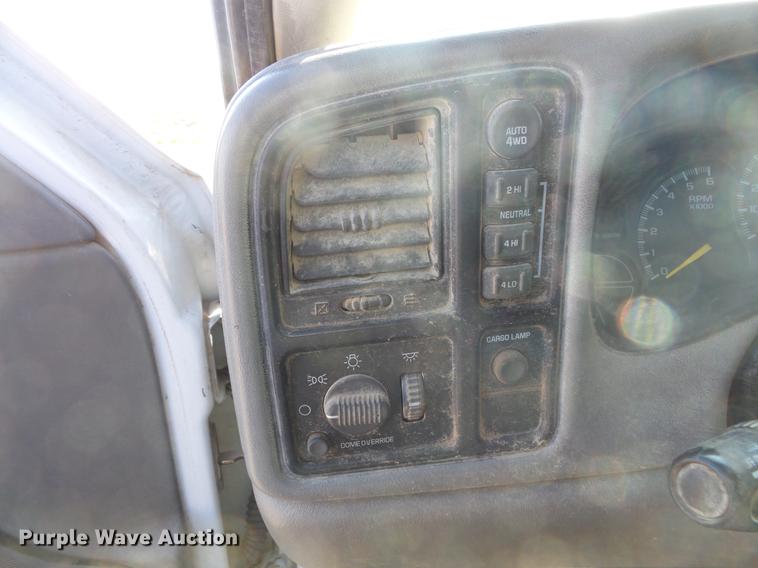 image for item DB8053 2000 Chevrolet Silverado 1500 Ext. Cab pickup truck