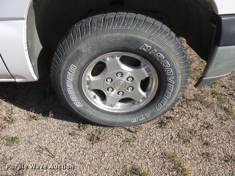 image for item DB8053 2000 Chevrolet Silverado 1500 Ext. Cab pickup truck