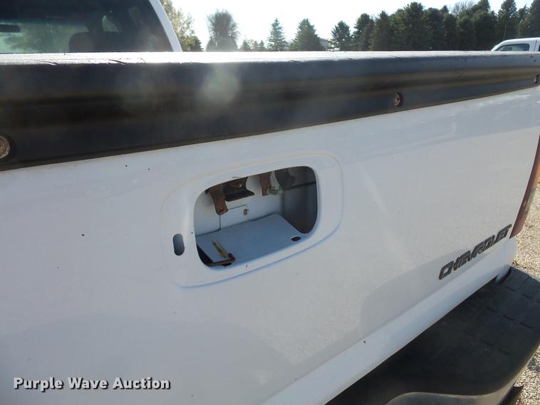 image for item DB8053 2000 Chevrolet Silverado 1500 Ext. Cab pickup truck