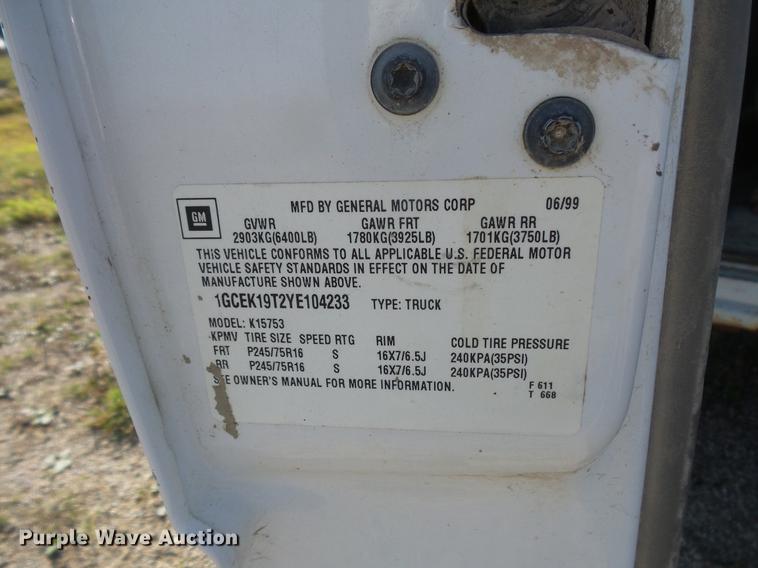 image for item DB8053 2000 Chevrolet Silverado 1500 Ext. Cab pickup truck