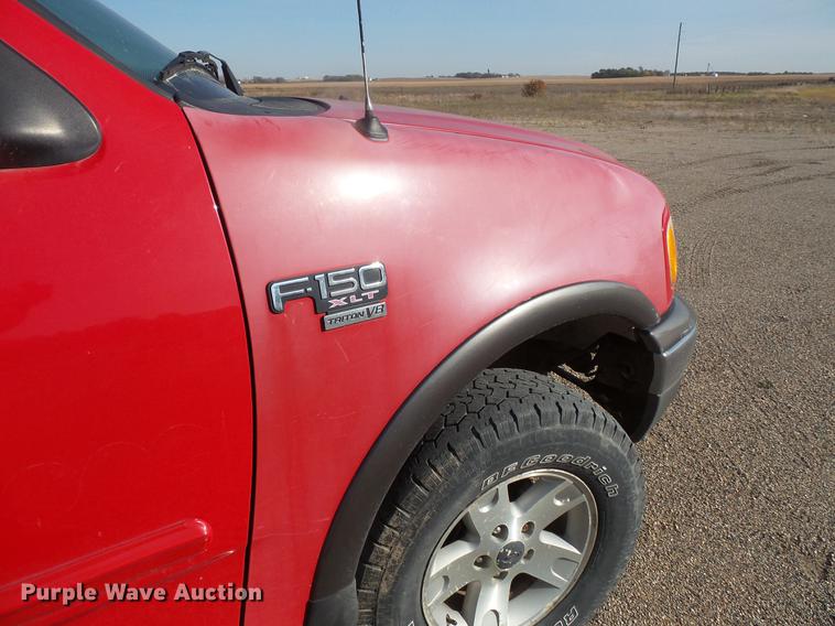 image for item DB8058 2002 Ford F150 SuperCab pickup truck