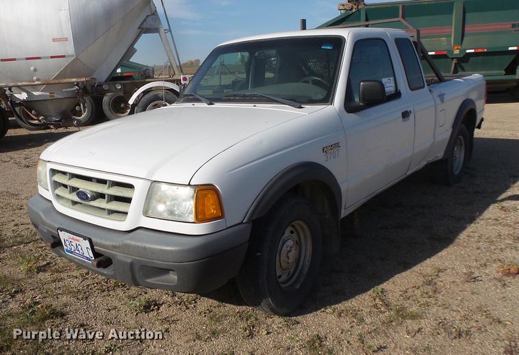 image for item DB8059 2001 Ford Ranger SuperCab pickup truck