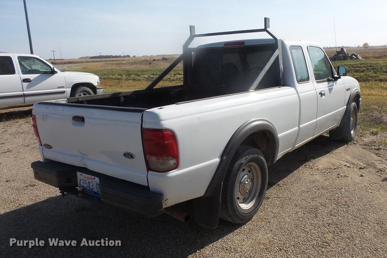image for item DB8059 2001 Ford Ranger SuperCab pickup truck