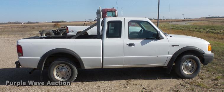 image for item DB8059 2001 Ford Ranger SuperCab pickup truck