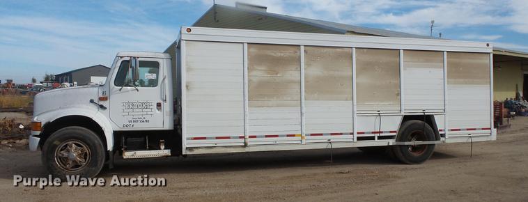 image for item DB8062 1990 International 4700 delivery truck