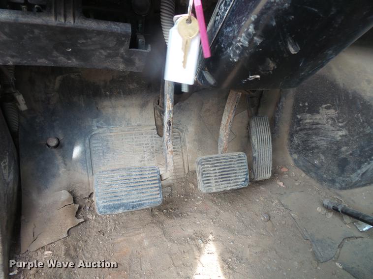 image for item DB8062 1990 International 4700 delivery truck