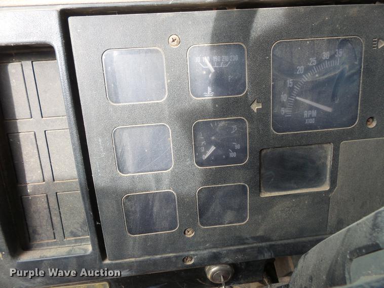 image for item DB8062 1990 International 4700 delivery truck