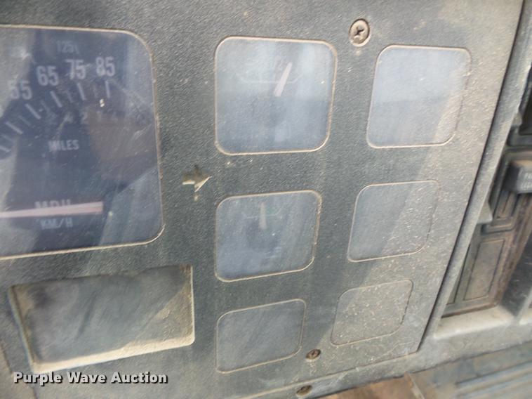 image for item DB8062 1990 International 4700 delivery truck